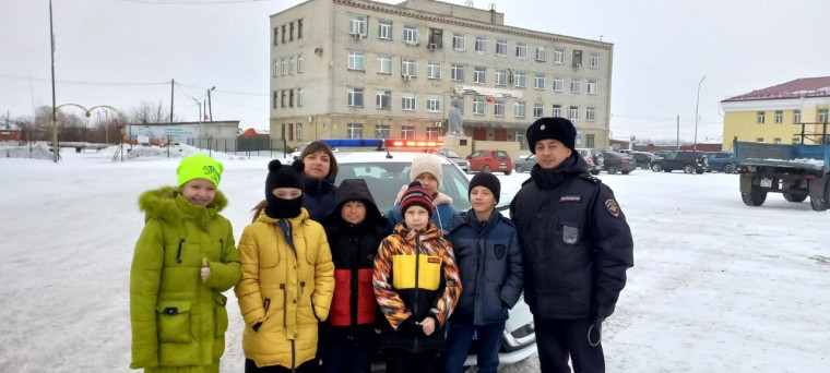 Госавтоинспекция и 3 "Г" поздравляет.